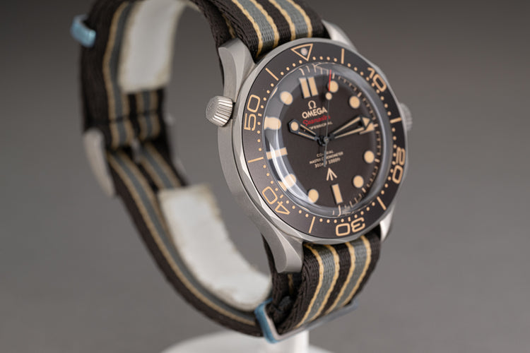 2023 Omega Seamaster Model 21092422001001 "Never Say Die" Full set