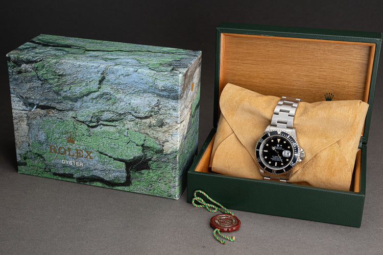 1990 Rolex Submariner 16610 Creamy Tritium Lume Plots & Hands, Box & Hangtag