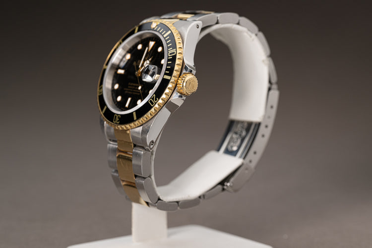 1993 Rolex 16613 18K/ST Submariner Black dial w/ Box, Booklets & Hangtags