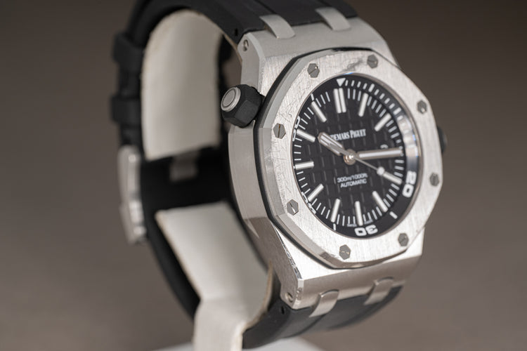 2019 AP Royal Oak OffShore Model 15710ST.A002CA.01 Box, Card, Booklets & Extra Straps