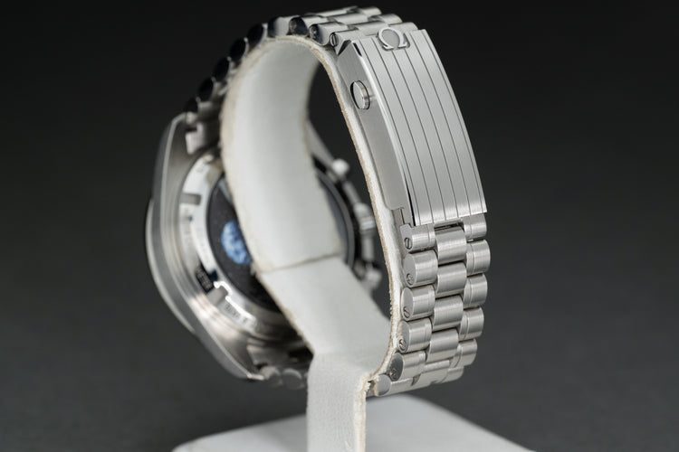 2023 Omega Snoopy Speedmaster Apollo XIII "Eyes on the Stars" Silver Snoopy Award