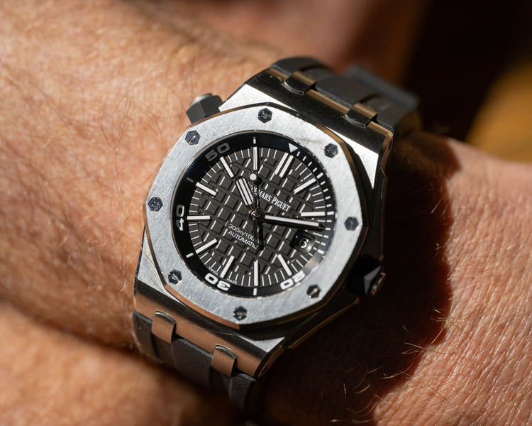 2019 AP Royal Oak OffShore Model 15710ST.A002CA.01 Box, Card, Booklets & Extra Straps