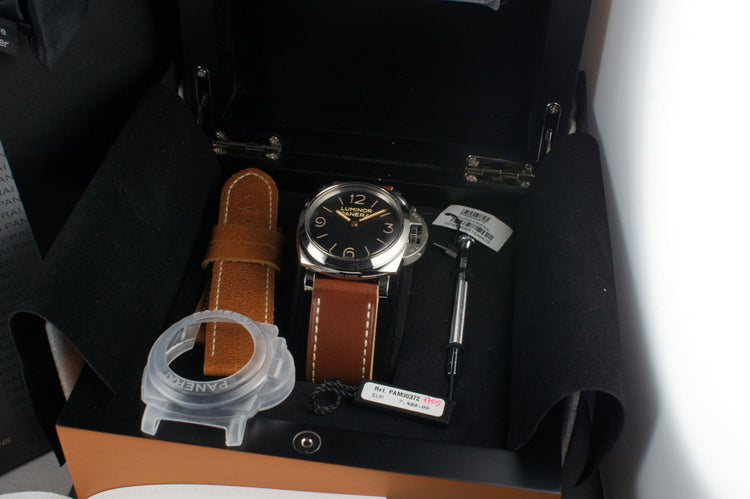 Panerai PAM 372 with Box and Papers
