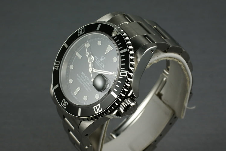 Rolex Submariner 16610 Box and Papers A serial