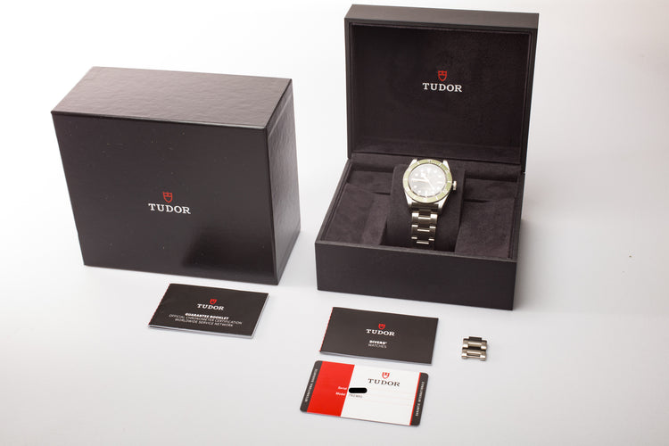 2019 Tudor Harrods Special Edition 79230G Green Heritage Black Bay with Box & Card