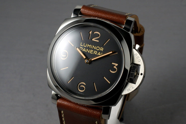 Panerai PAM 372 with Box and Papers