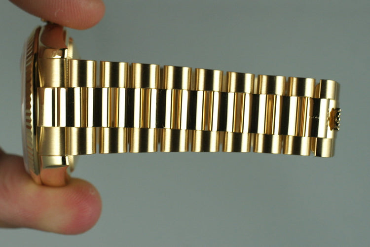 2006 Rolex 18K Day-Date 118235 Mother of Pearl Diamond Dial and Box and Papers