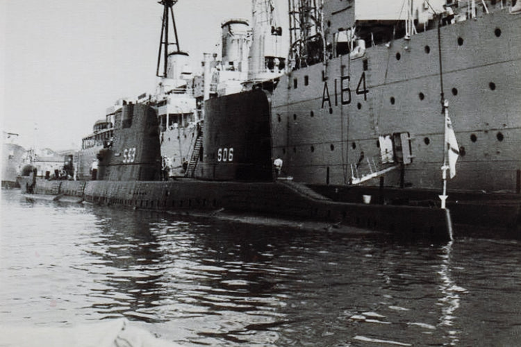 1963 Rolex Submariner 5513 Pointed Crown Guard Case with Gilt Underline Dial with Royal Navy Dive History