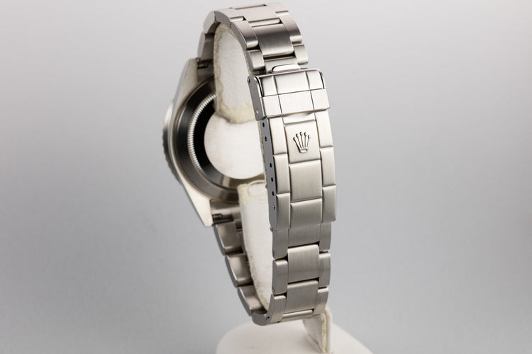 2006 Rolex Anniversary Green Submariner 16610LV with Box and Papers