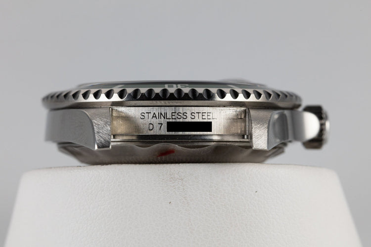 2005 Rolex Green Submariner 16610