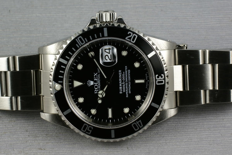 Rolex Submariner 16610 Box and Papers A serial
