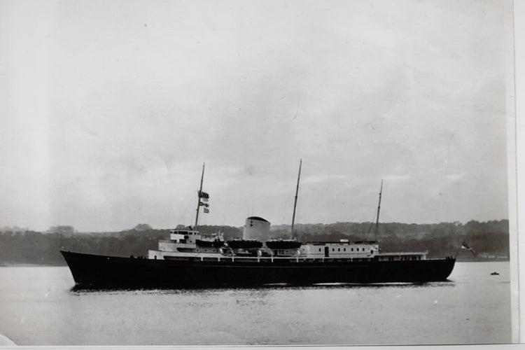 1963 Rolex Submariner 5513 Pointed Crown Guard Case with Gilt Underline Dial with Royal Navy Dive History