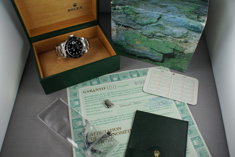 2001 Rolex Submariner 16610 Box and Papers
