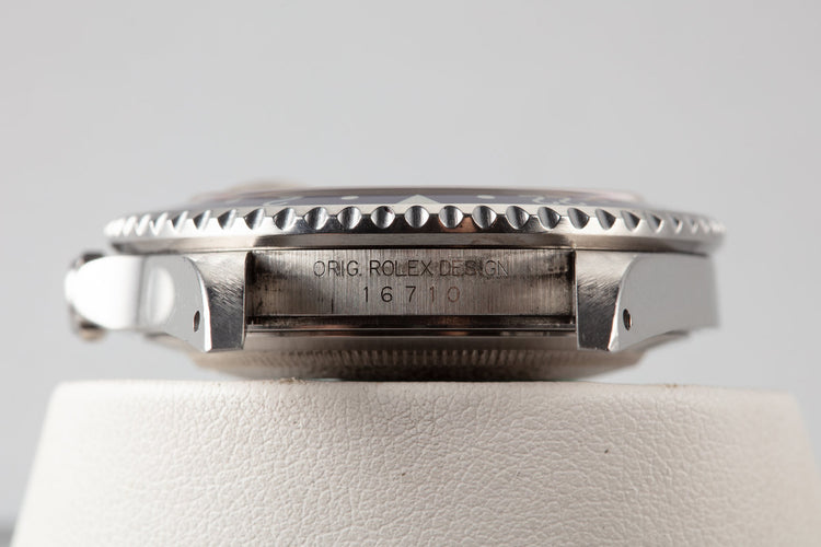 2002 Rolex GMT-Master II 16710 "Pepsi" Bezel