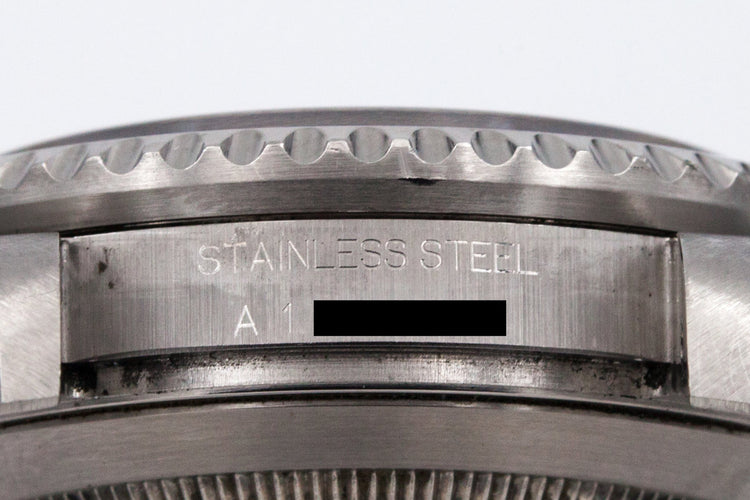 1999 Rolex Sea Dweller 16600 SWISS only Dial