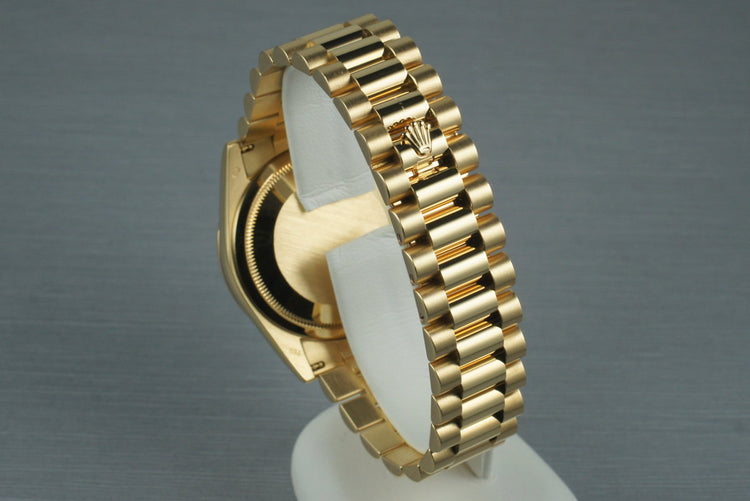 2006 Rolex 18K Day-Date 118235 Mother of Pearl Diamond Dial and Box and Papers