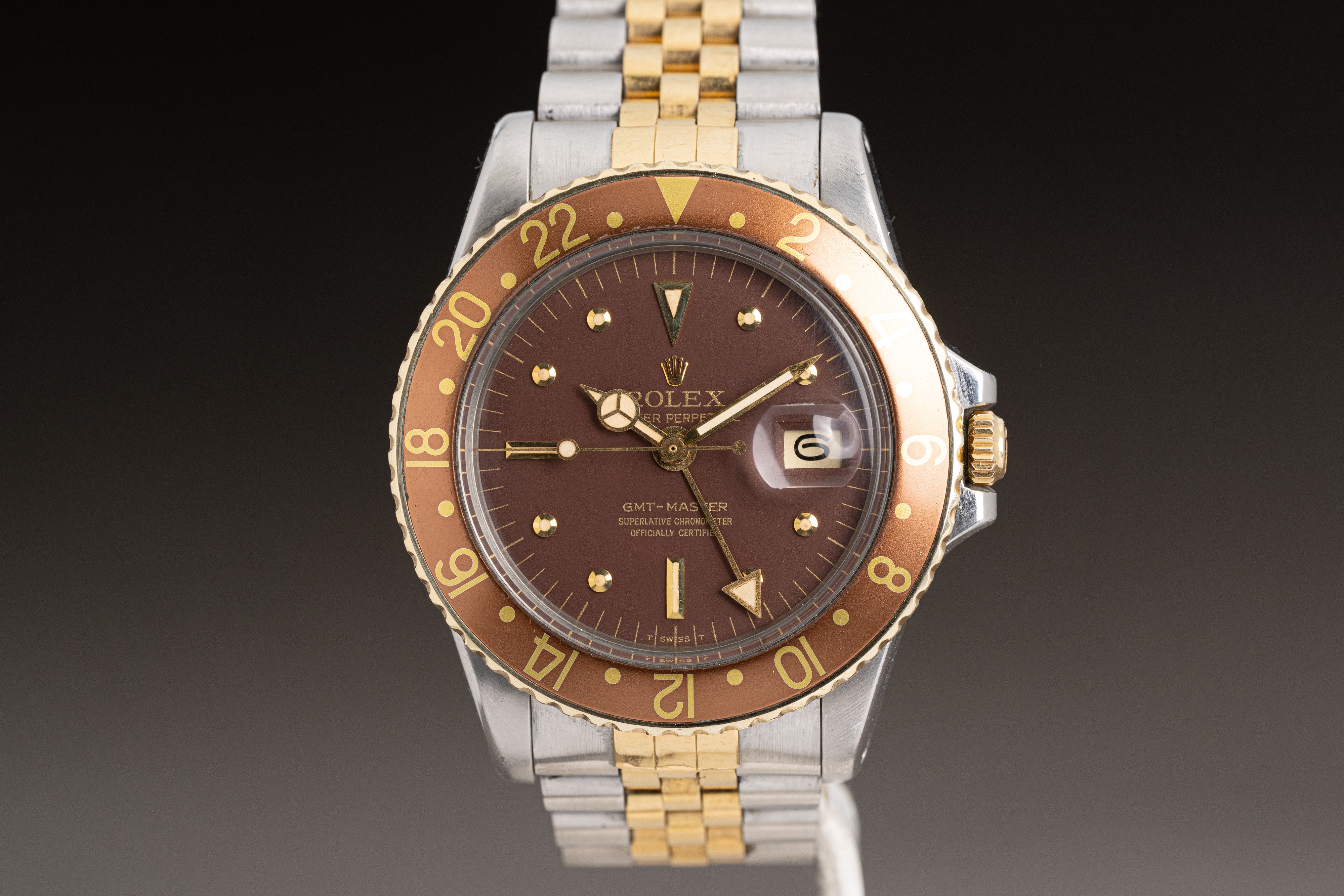 1975 Rolex DateJust 1601 Solid 18kt Gold on Jubilee Bracelet, Linen Dial -  Lunar Oyster - Buying and Selling