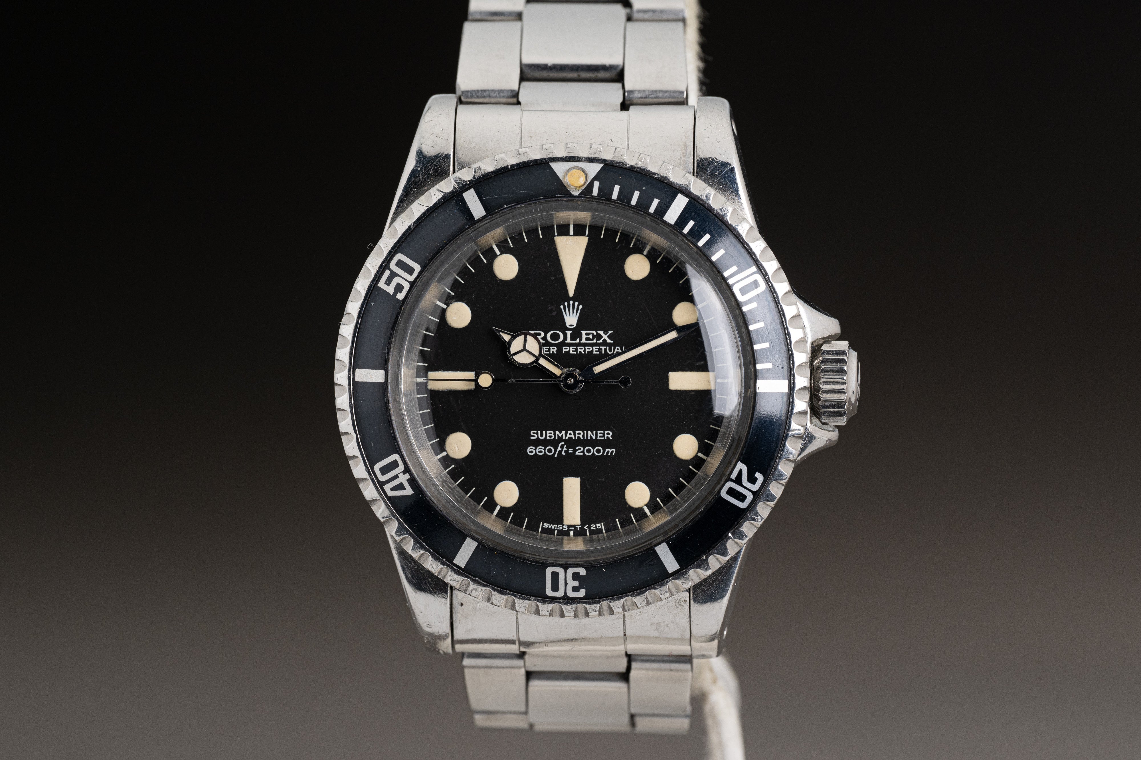 HQ Milton 1977 Rolex 5513 Submariner Creamy Patina on hands