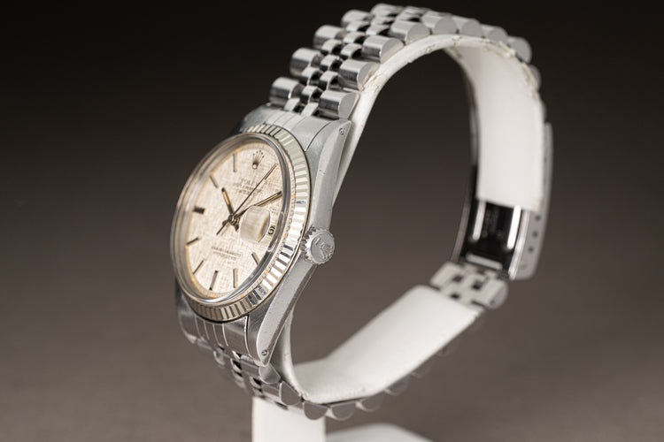 1975 Rolex 1601 Datejust Silver Linen Dial Beautiful Creamy Hands & Lume Plots all intact w/ Jubilee Bracelet