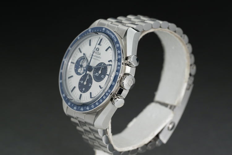 2023 Omega Snoopy Speedmaster Apollo XIII "Eyes on the Stars" Silver Snoopy Award