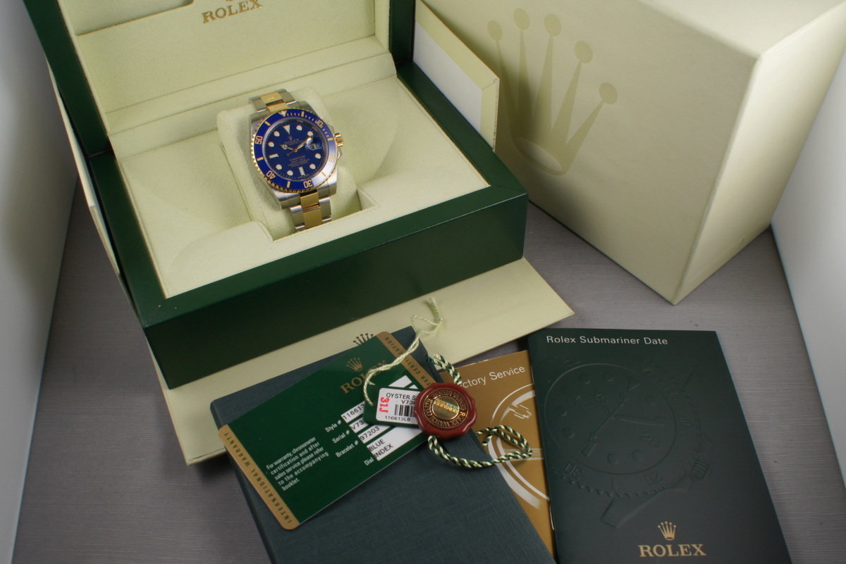 Rolex submariner v serial hotsell