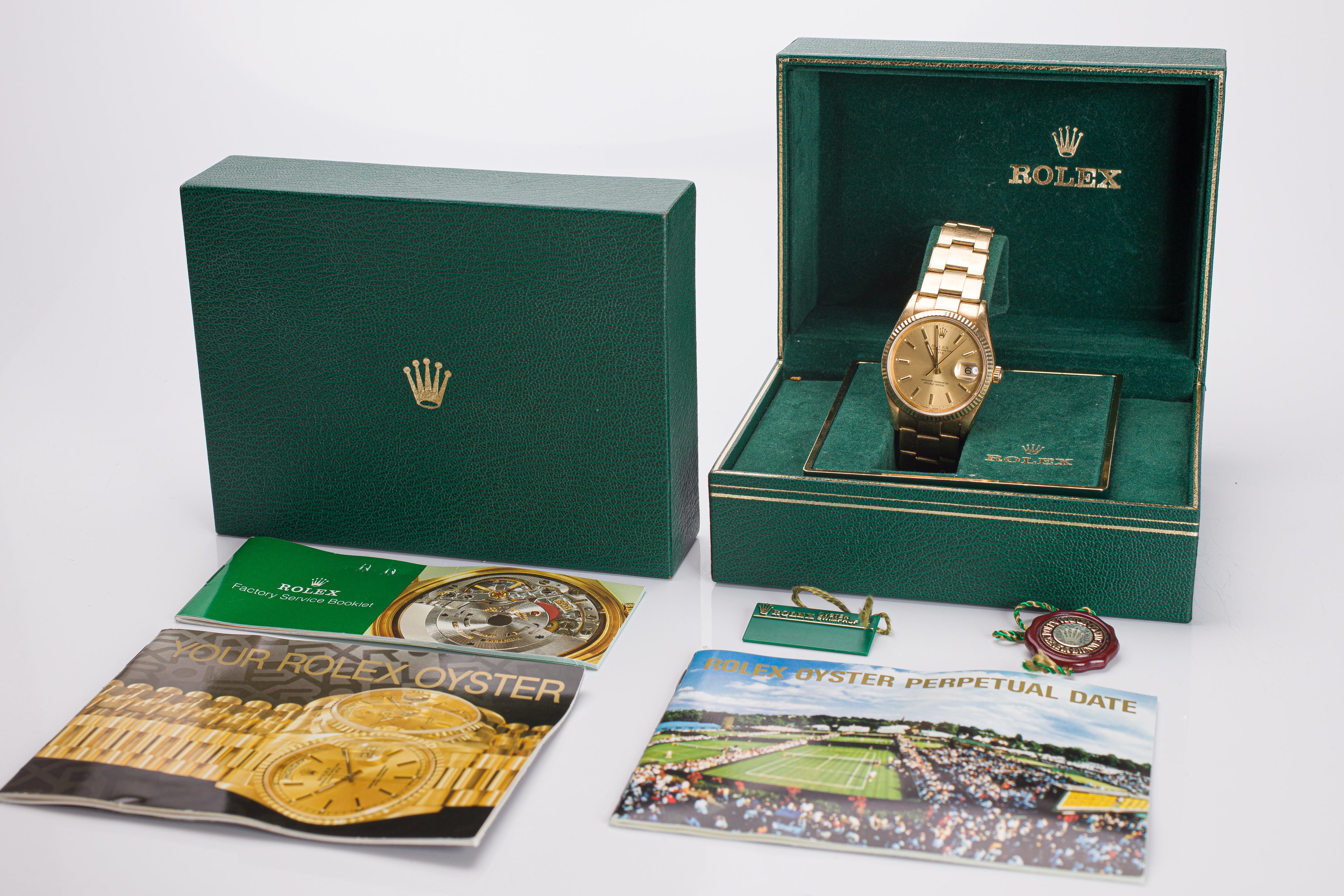HQ Milton - 1990 Rolex 18k Date 15238 Champagne Dial Oyster Rivet