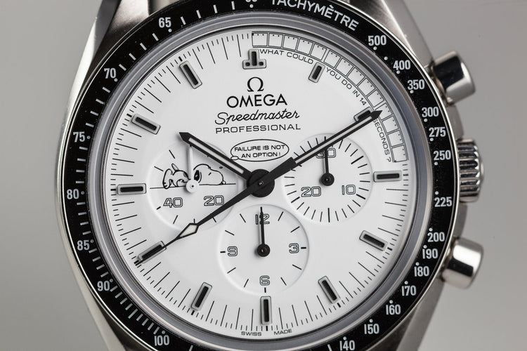2016 Limited Edition Omega Speedmaster Professional Snoopy Award 311.32.42.30.04.003 with Box and Papers